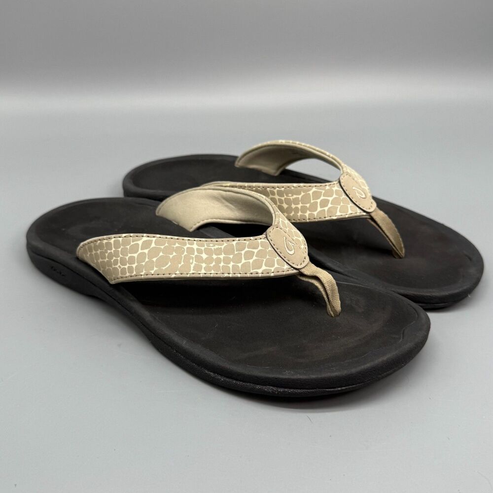 OluKai Ohana Pa'i Women's 7 Beige Black Beach Sandals Slip On Thong Comfort